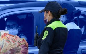 5 razones por las que te pueden multar en CDMX además de usar portaplacas