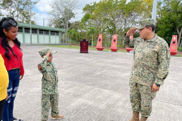 Dylan, Soldado por Un Día en Tuxpan