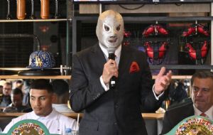 El Hijo del Santo desea volver a poner en juego su cinturón del Consejo Mundial de Boxeo