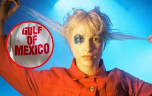 Hayley Williams defiende al GOLFO DE MÉXICO y se posiciona en contra de Donald Trump, ¡Punk Attitude!
