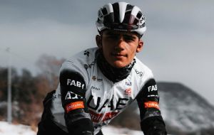 Isaac del Toro se consagra como el ciclista más joven en ganar la Milano-Torino