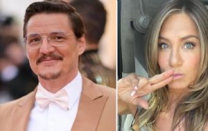 Pedro Pascal desata rumores de romance con Jennifer Aniston al ser captados tras romántica cena