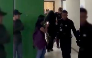 Alumno tomaba fotos a sus compañeras en los baños de la Universidad Tecnológica de Coahuila, ya fue detenido | Video