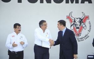 Américo Villarreal recibe ampliación de certificación TIF para el rastro de la UAT