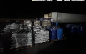 Detienen a transportista con más de 13 toneladas y 13 mil 400 litros de precursores químicos