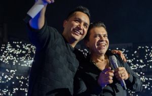 "Estoy de milagro”: Josi Cuen estuvo hospitalizado antes de su concierto en CDMX y Jorge Medina lo sacó del hospital